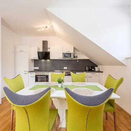 Lägenhet Martina Peaks & Sun - By Mynests Haus im Ennstal