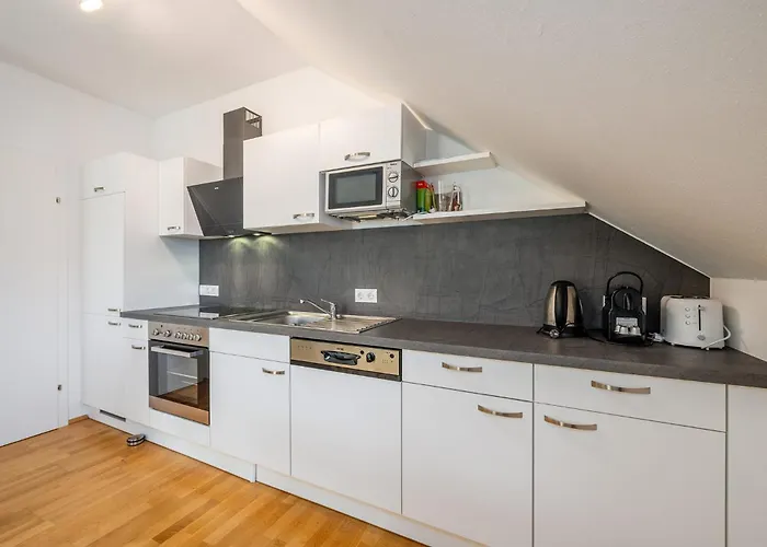 Martina Peaks & Sun - By Mynests *