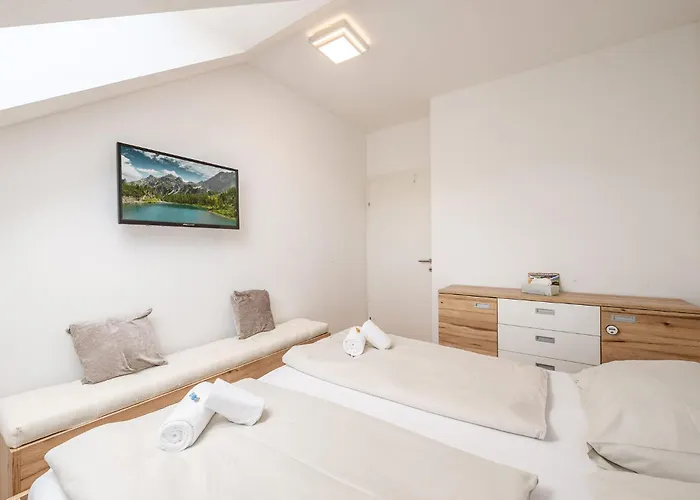 Martina Peaks & Sun - By Mynests Lägenhet *